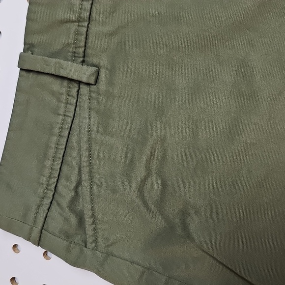 Talbots Perfect Shorts Sz 10 Moss Green - Picture 2 of 9